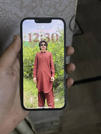 Apple iPhone 13