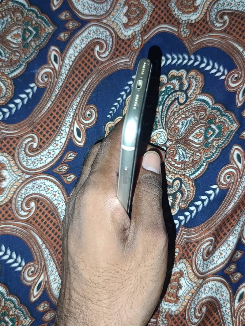 Apple iPhone 11 3
