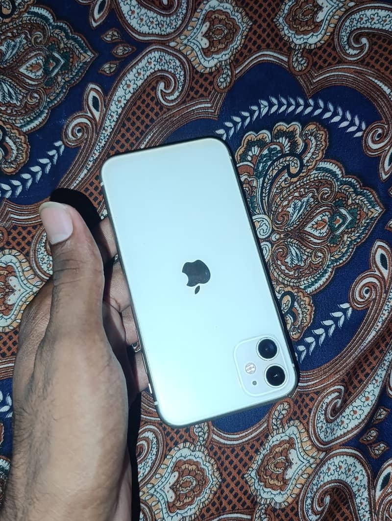 Apple iPhone 11 7