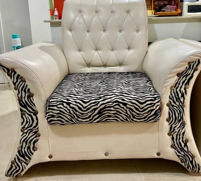 7 Seater Modern style Sofa set , Good condition.
