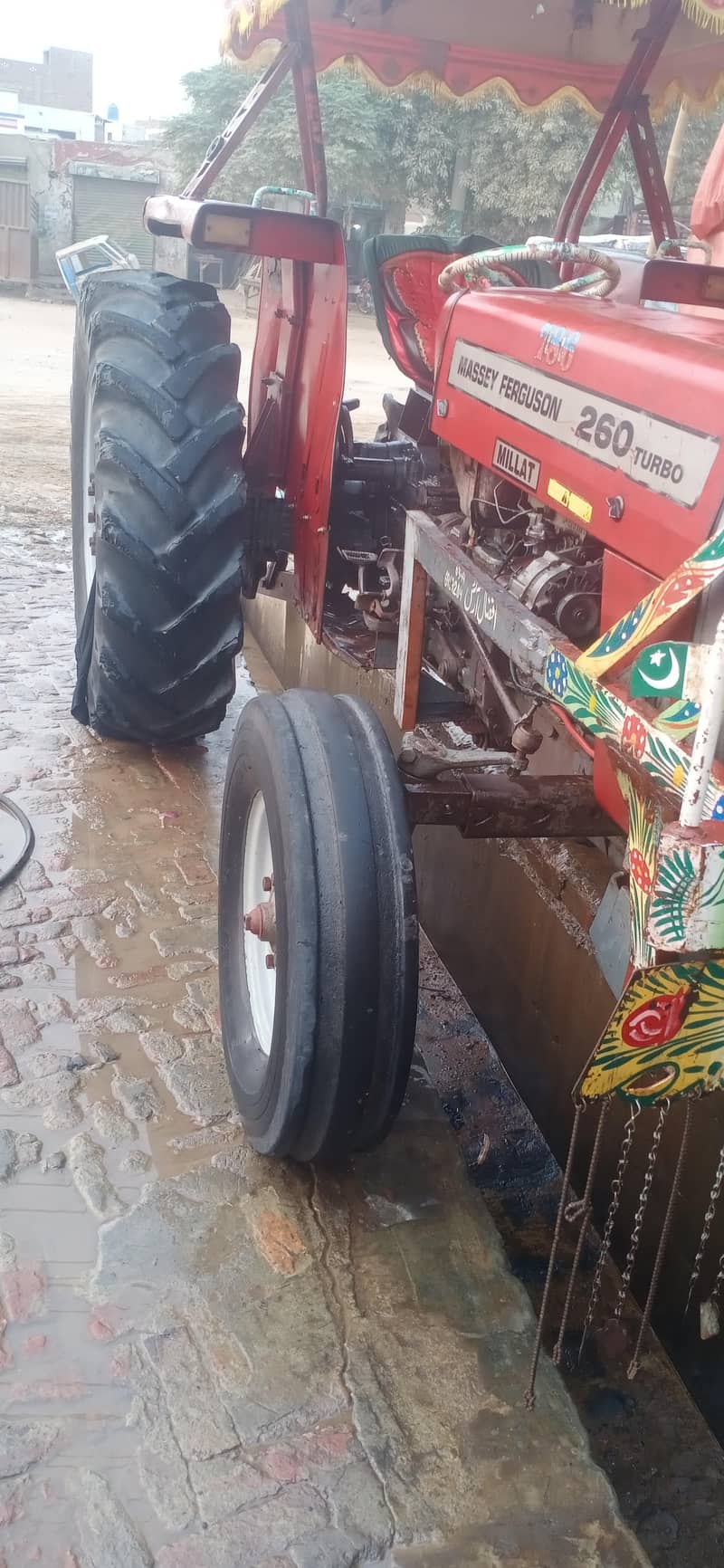 MF 260 model 2004 1