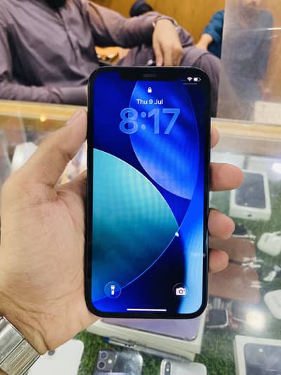 Apple iPhone 12