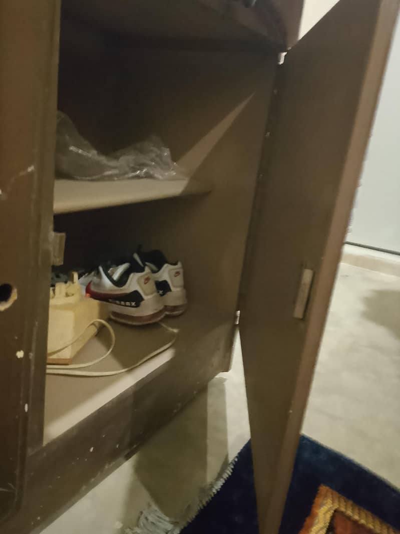 three side cupboard 1