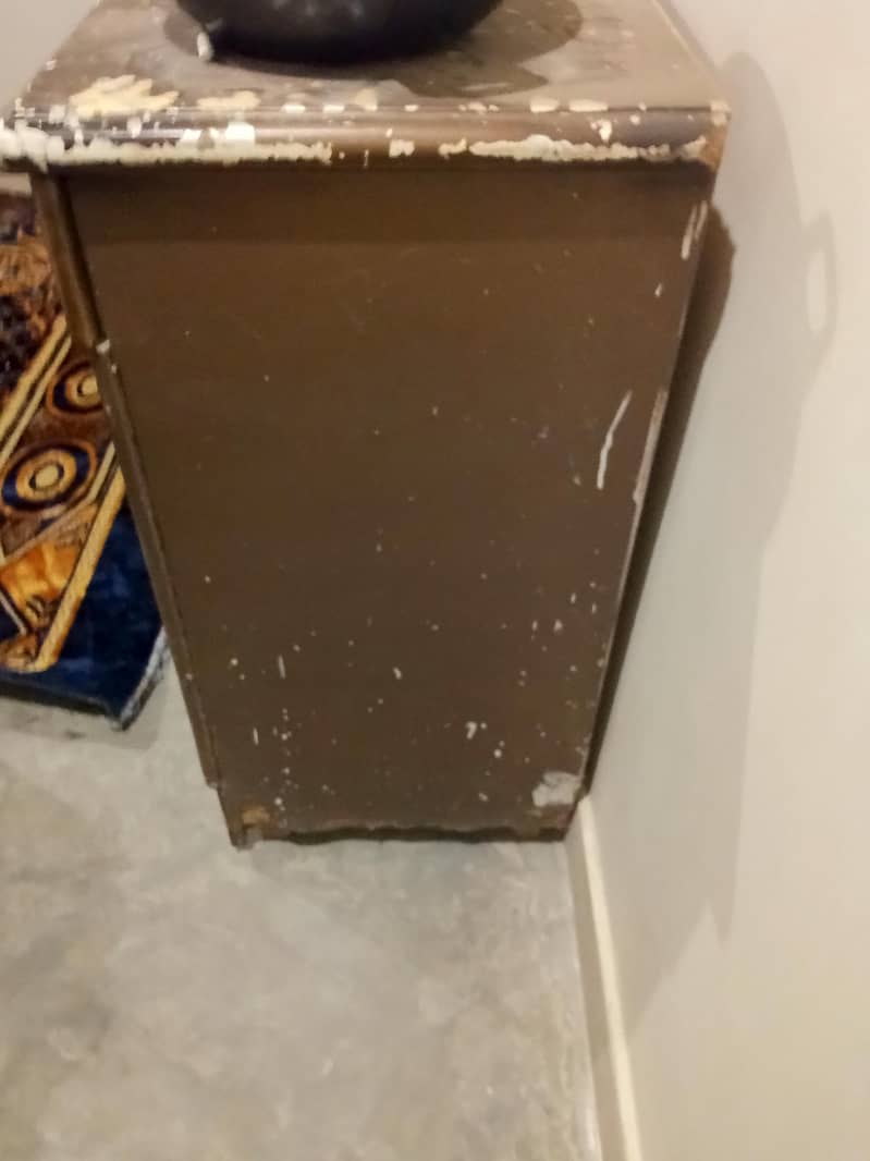 three side cupboard 2
