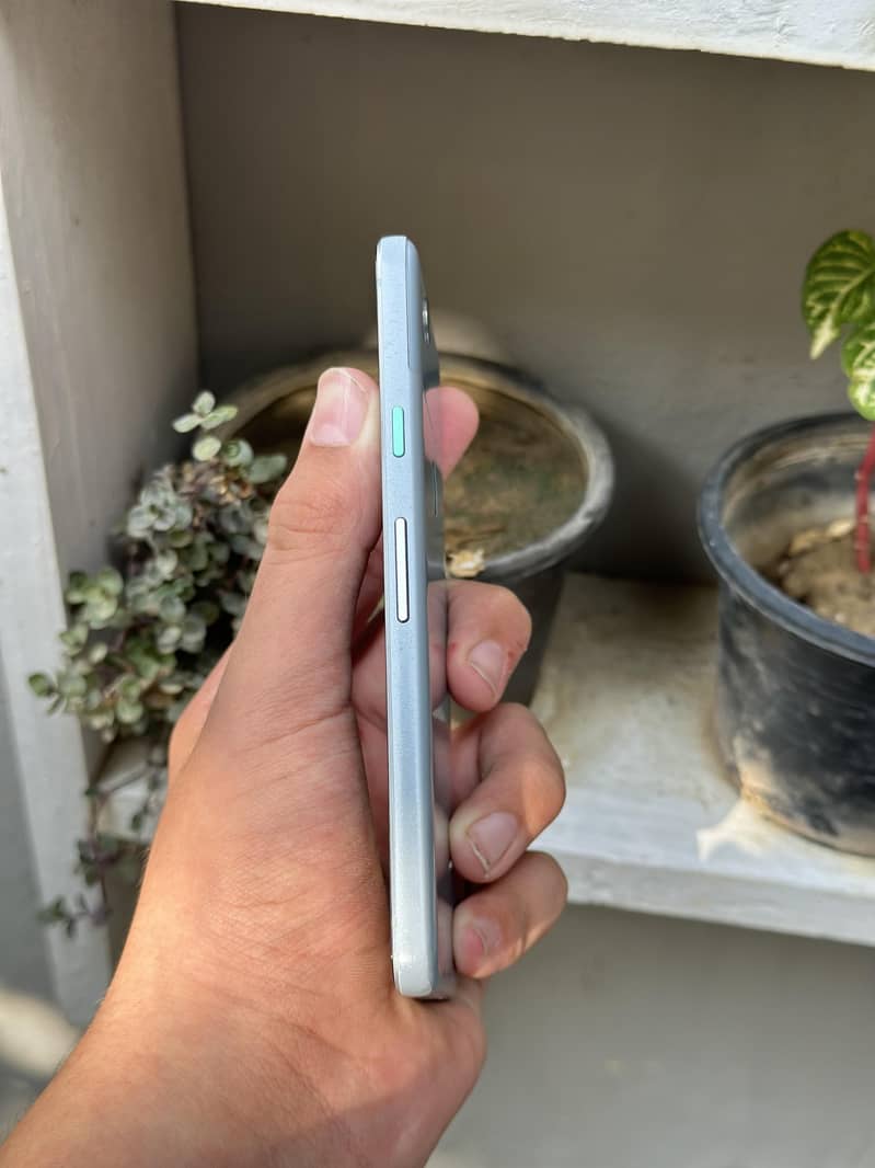 Google Pixel 2 6