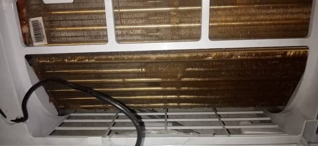 Dawlance inverts Ac 1.5 jambo size 10/10 condition only 3 years used