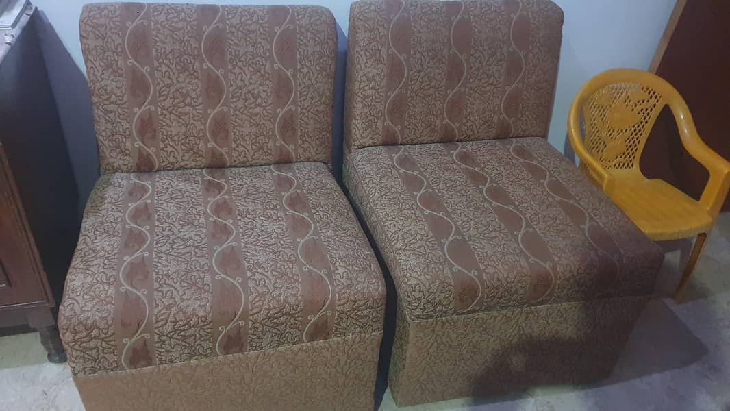 single seater sofa 0