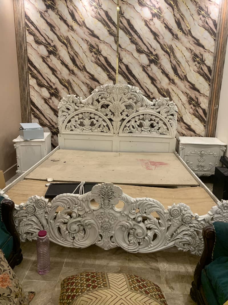 bed drasing side table 0