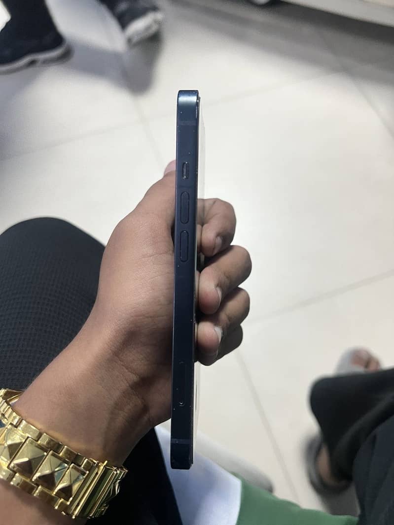 Apple iPhone 13 1