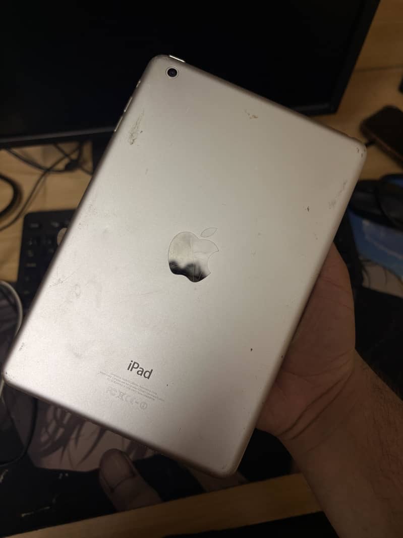 iPad tablet 0