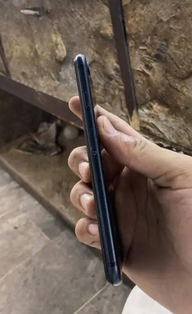 Apple iPhone 7 2