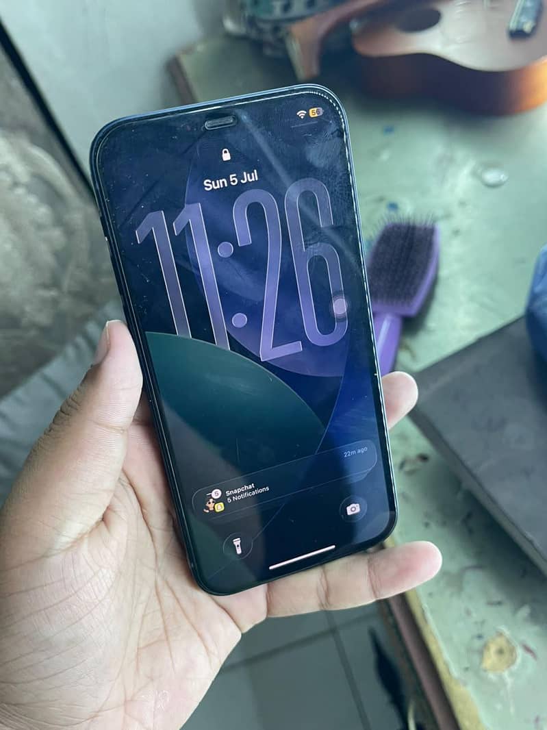Apple iPhone 12 4