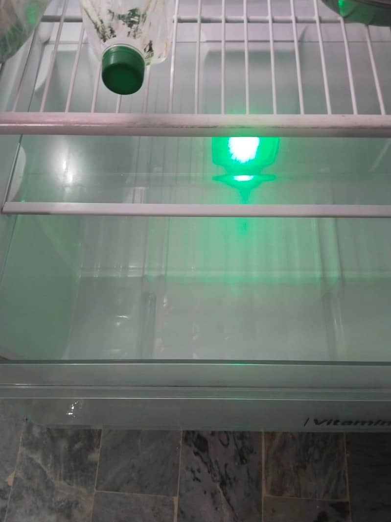 DAWLANCE REFRIGERATOR 2