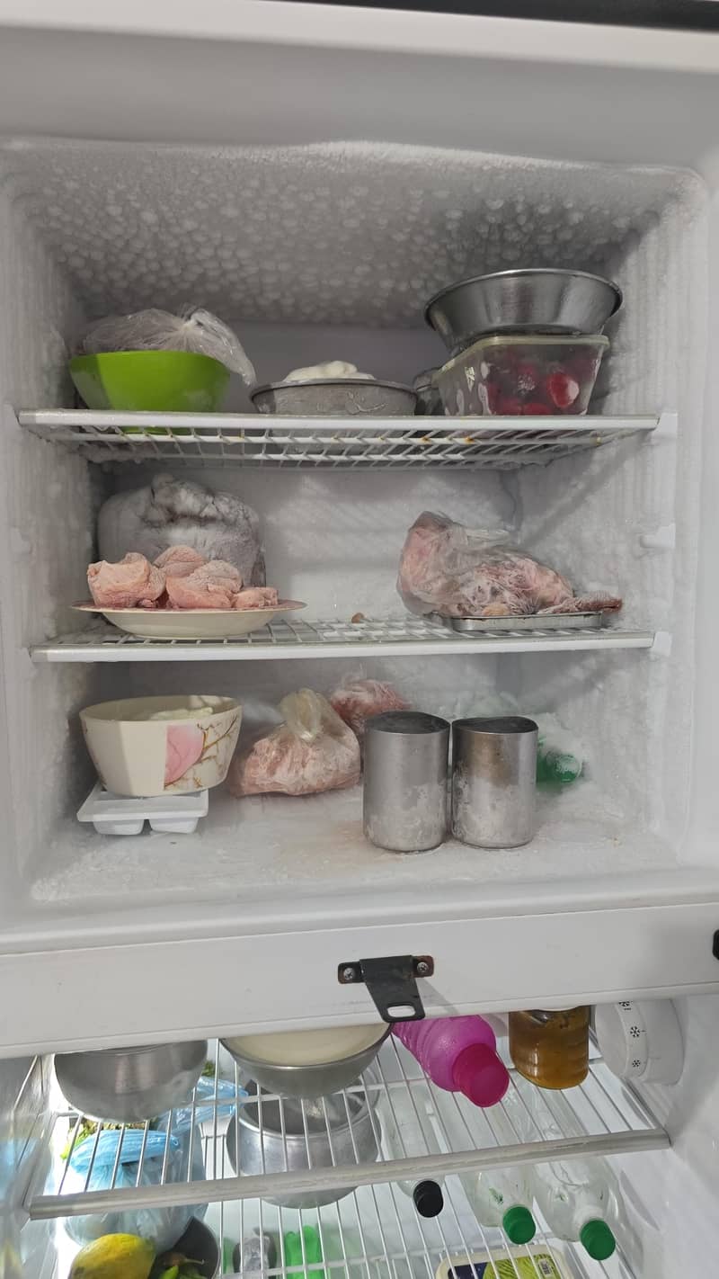 DAWLANCE REFRIGERATOR 8