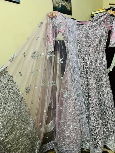 selling weding dress only one time wear