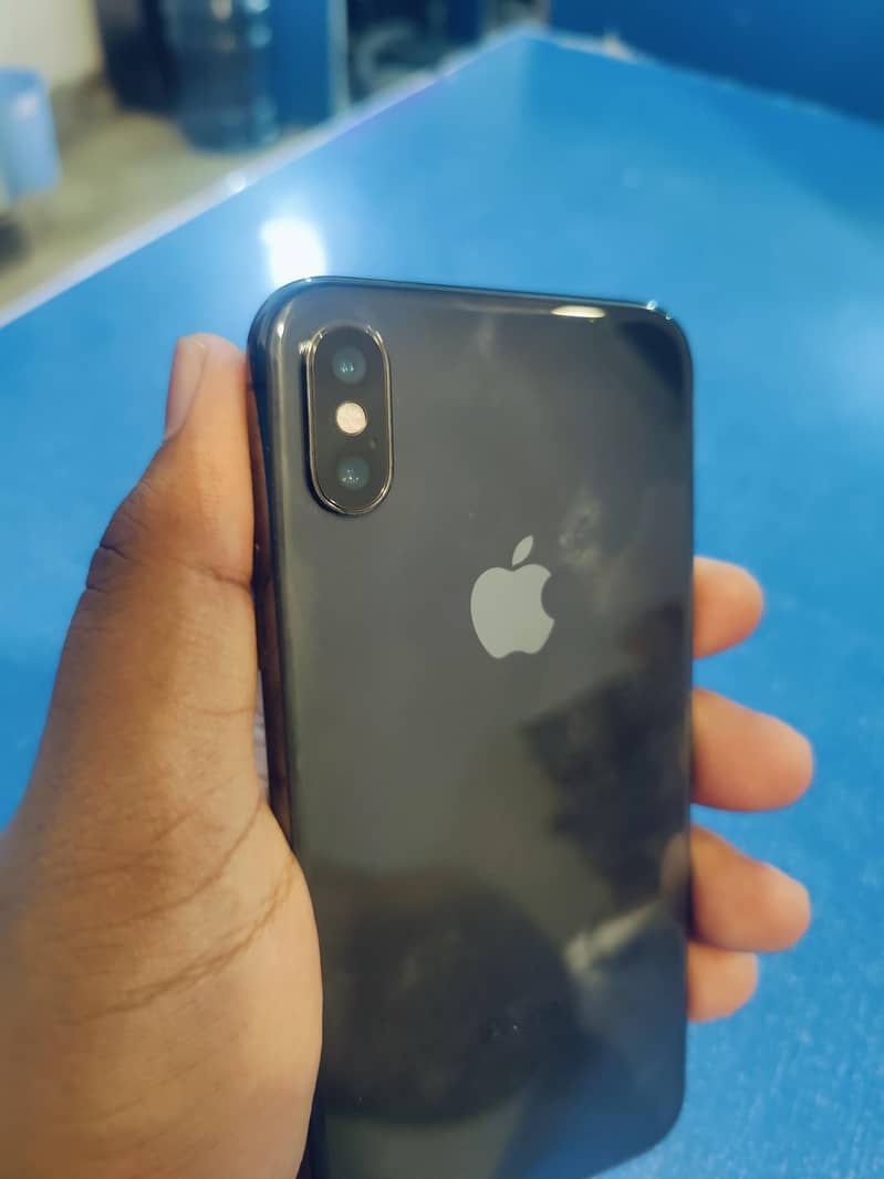 Apple iPhone X 3