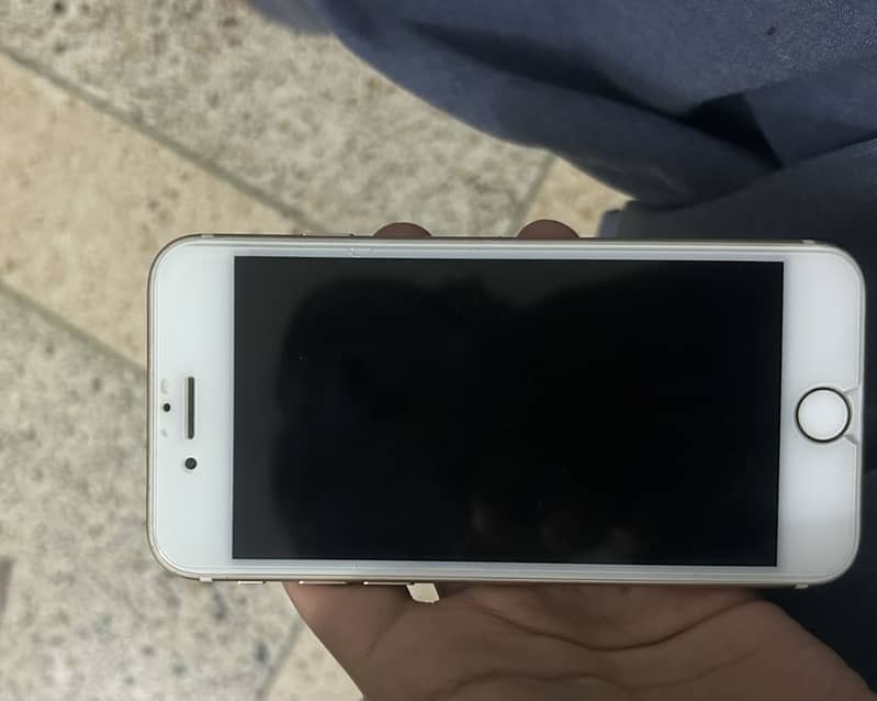 Apple iPhone 7 0