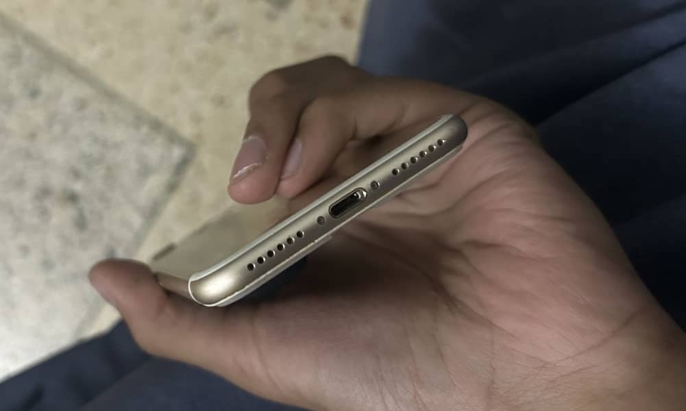 Apple iPhone 7 1