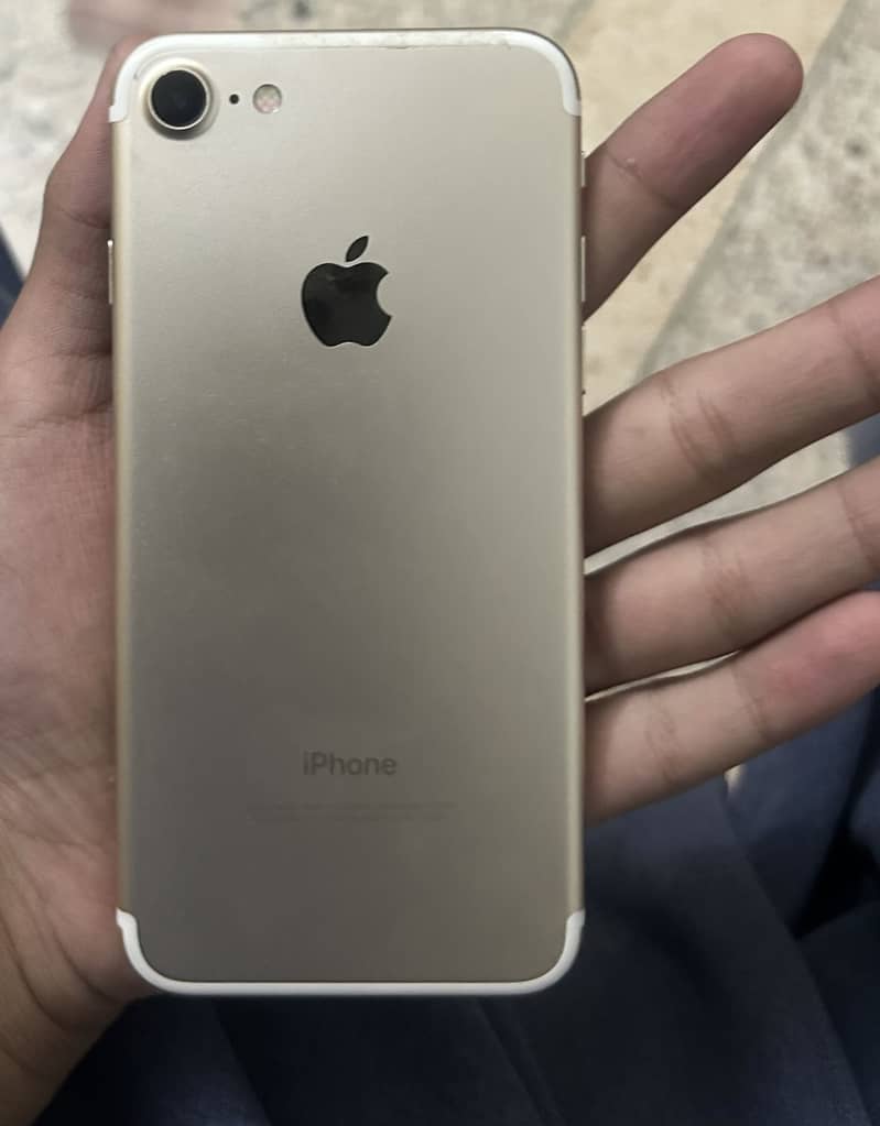 Apple iPhone 7 2