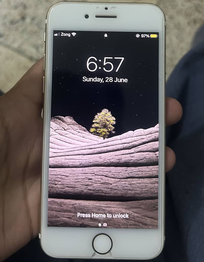 Apple iPhone 7 3