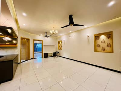 10 Marla Ground Portion Available for Rent