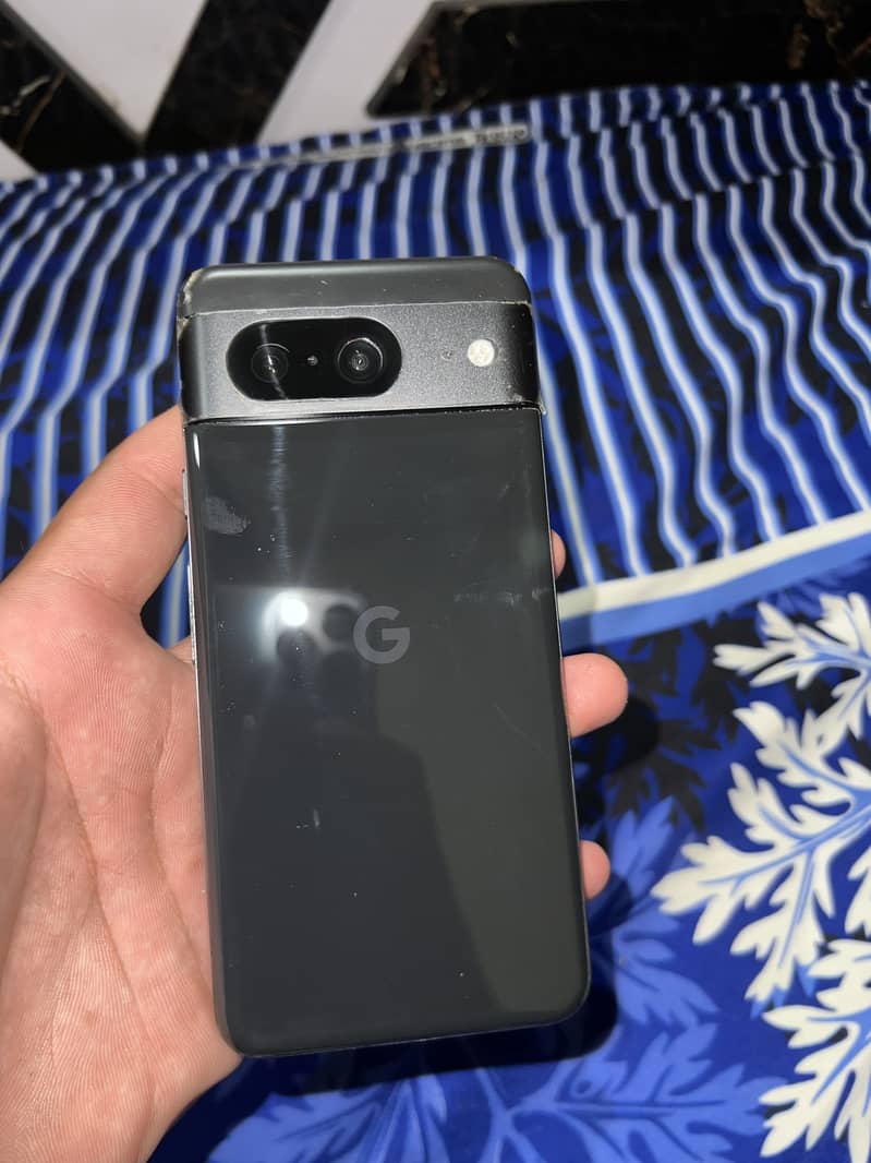 Google Pixel 8 4