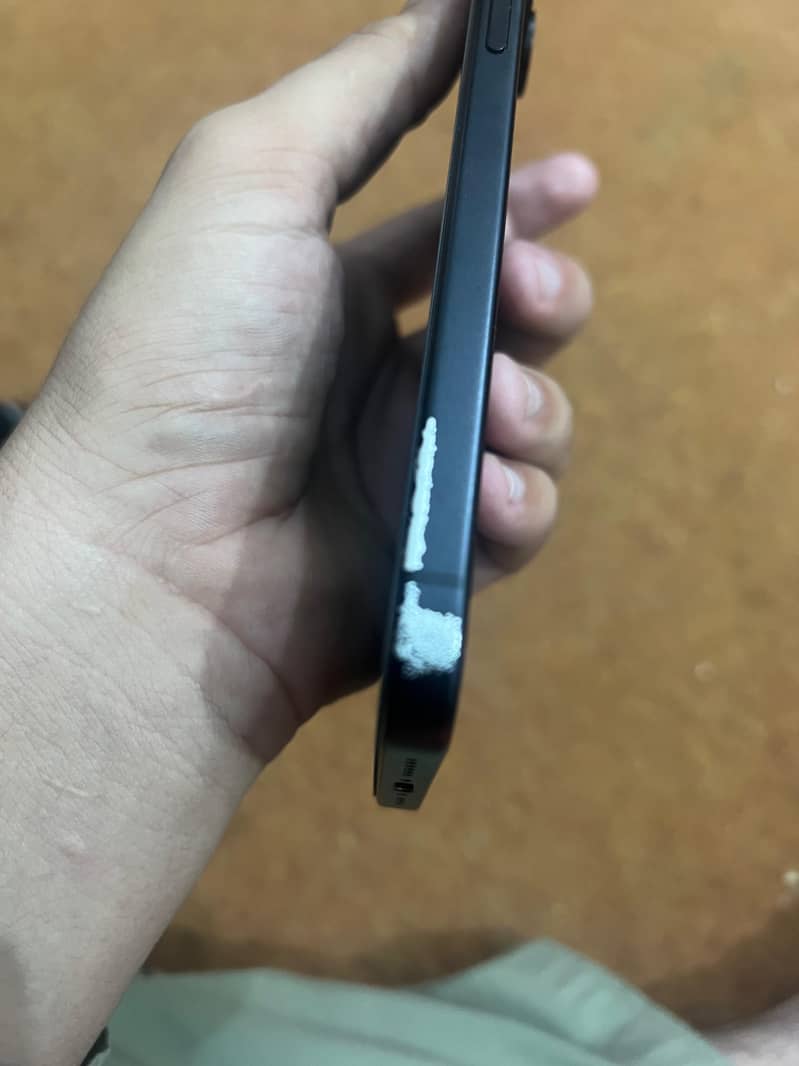 Apple iPhone 15 plus 2