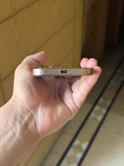 Apple iPhone 16 Pro