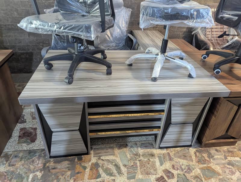 Boss table L shape 1