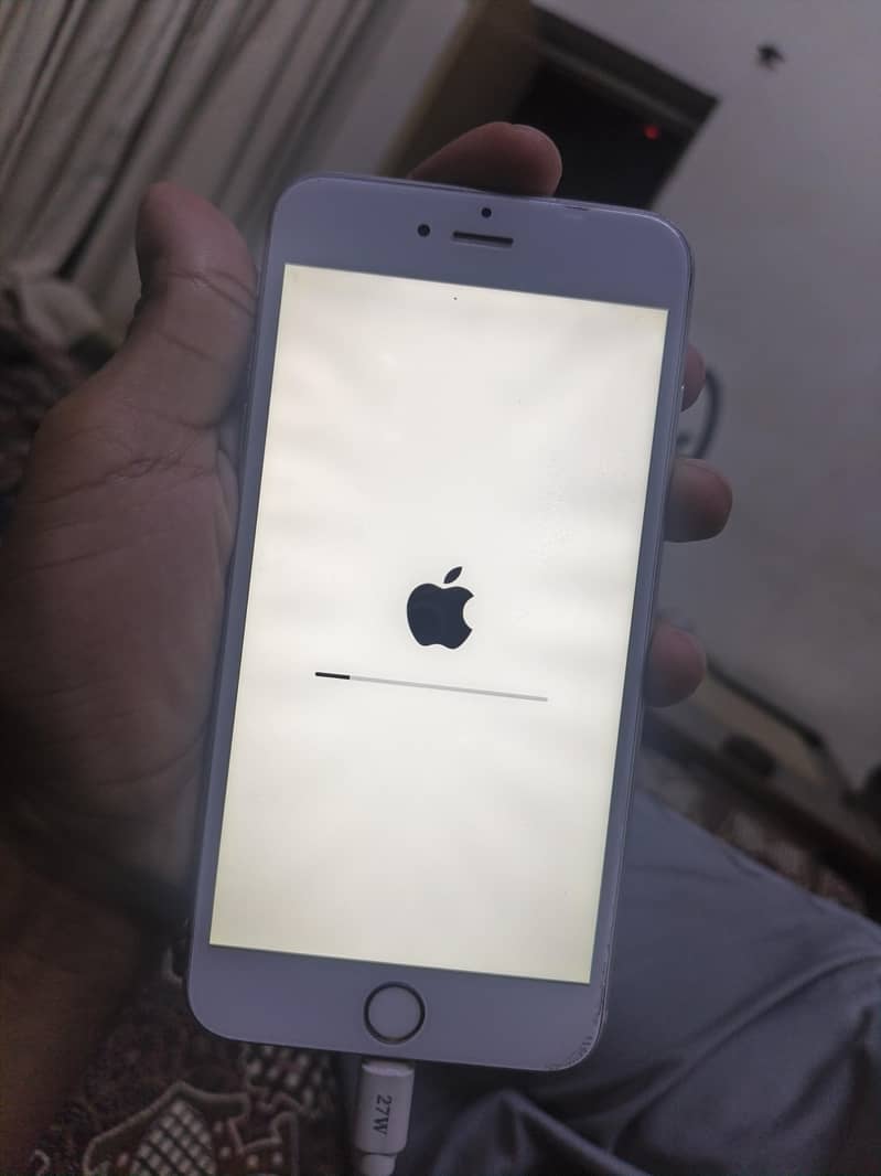 Apple iPhone 6S Plus 0