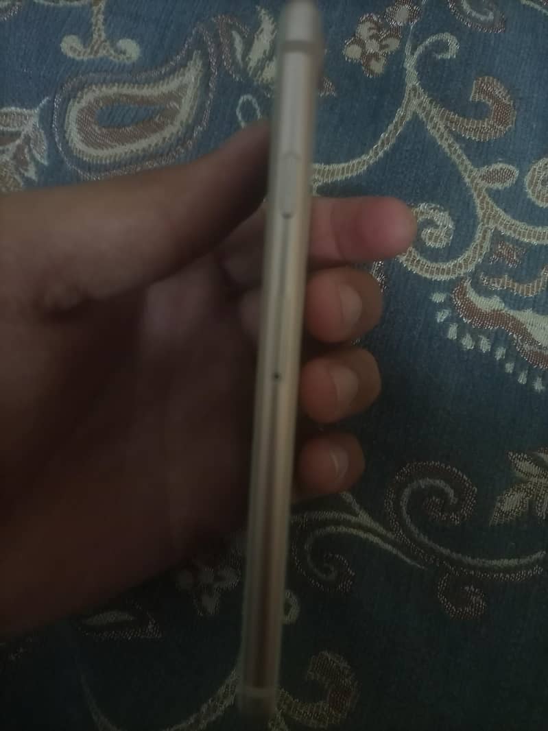 Apple iPhone 8 3