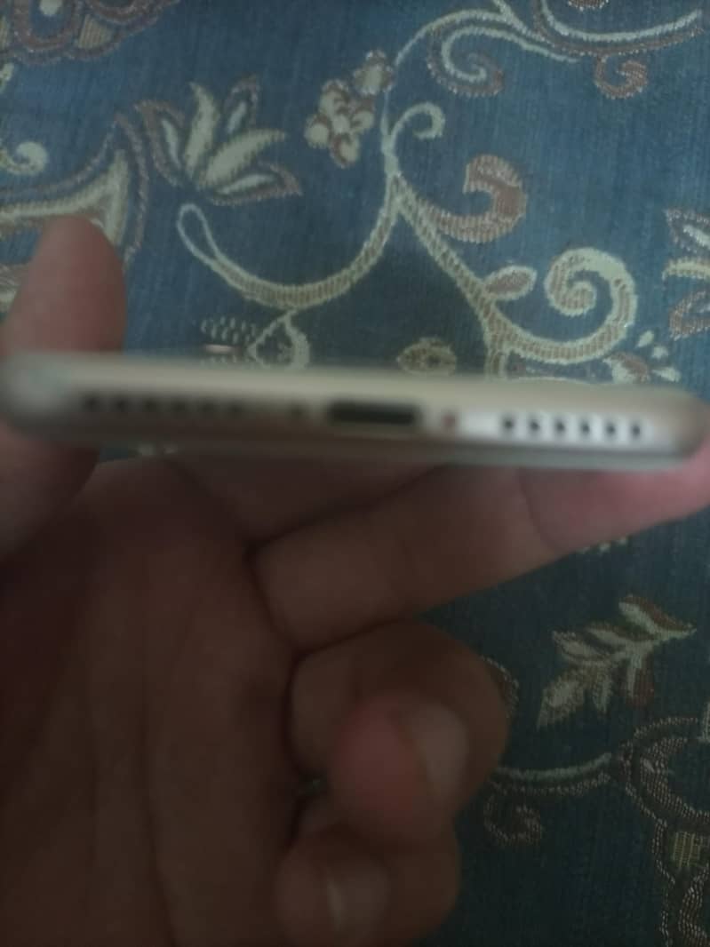 Apple iPhone 8 4