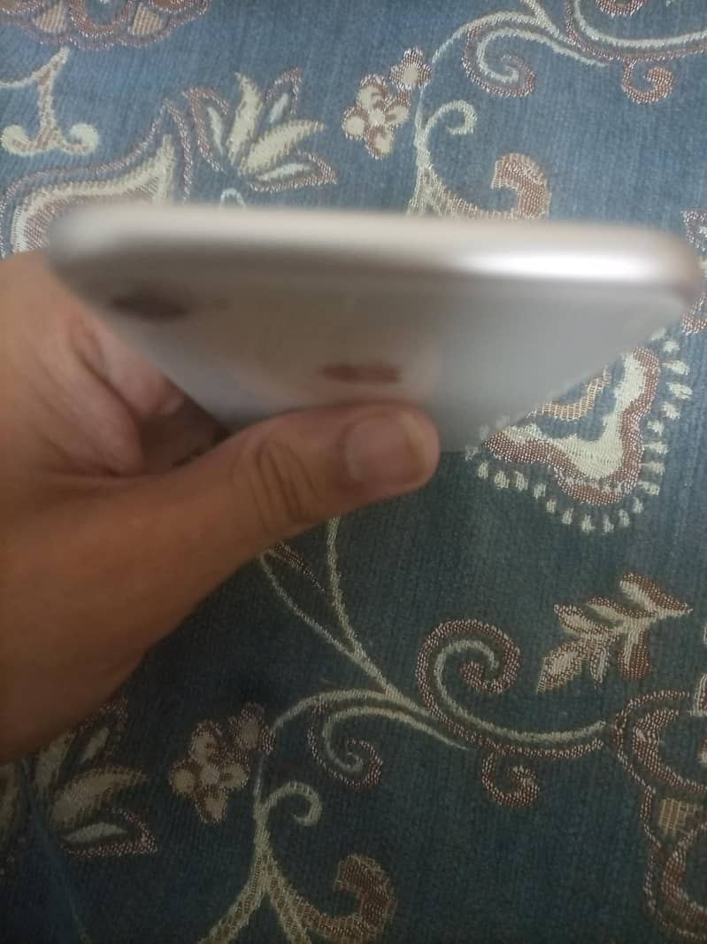 Apple iPhone 8 5