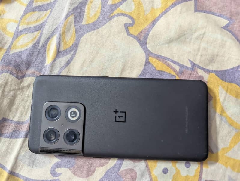 One Plus 10 Pro 6