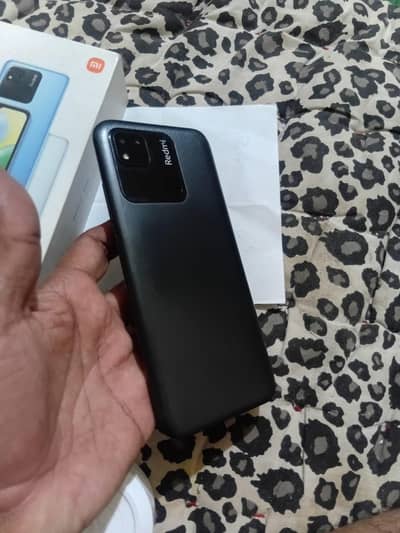Redme 10A 4+128 daba hor deta cable Sath hai