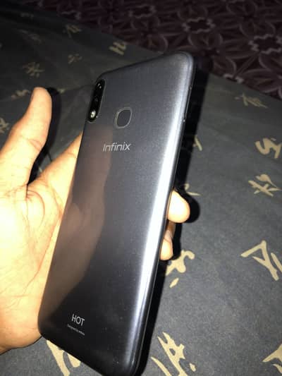 Infinix Hot 8