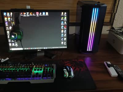 Selling my Complete Gaming set up with F550X Speakers.