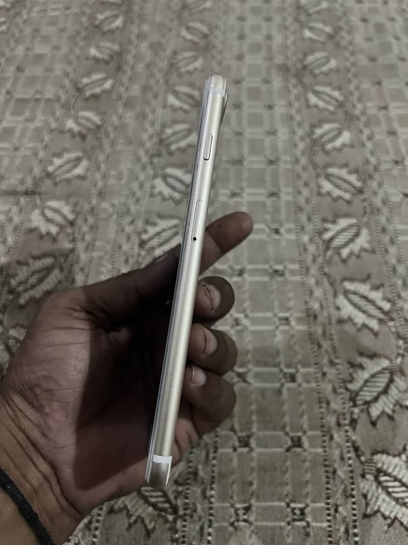 Apple iPhone 7 Plus 4