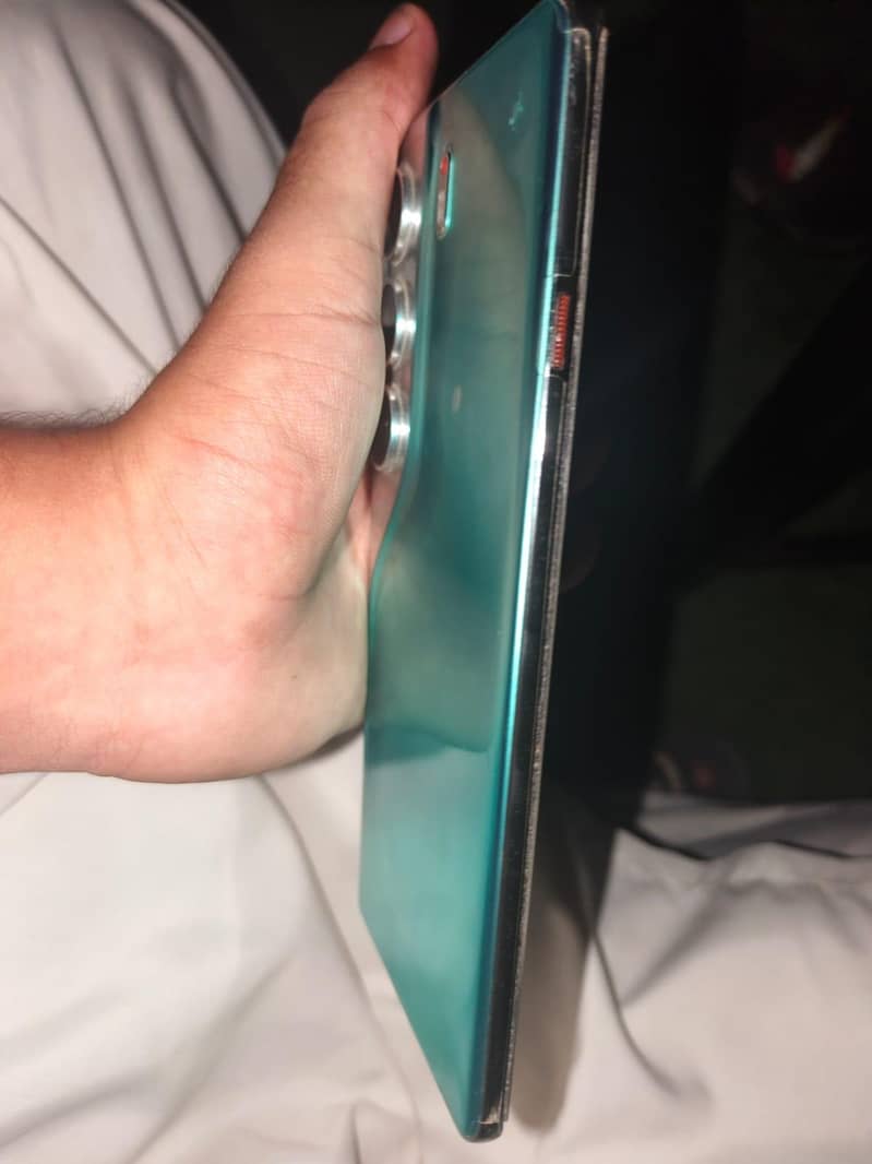 Tecno CAMON 40 Pro 6