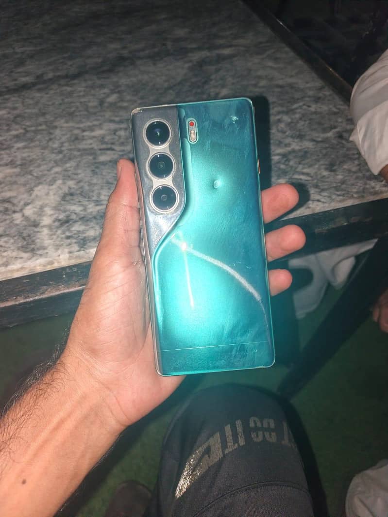 Tecno CAMON 40 Pro 8