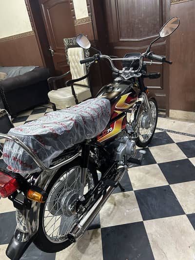 Honda 70 26 model lush condition