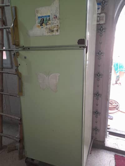 Dawlance Large Size Refrigerator for Sale – 100% Working Description: