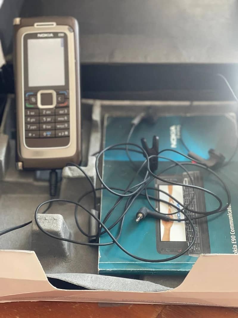 Nokia E90 3