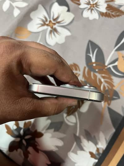 Apple iPhone 16 Pro