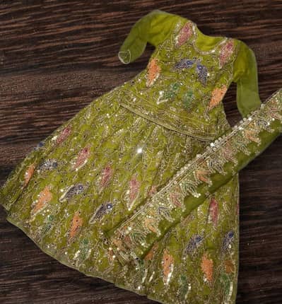 mehndi lehnga