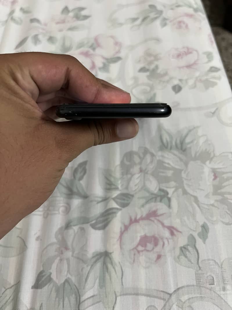 Apple iPhone 7 1