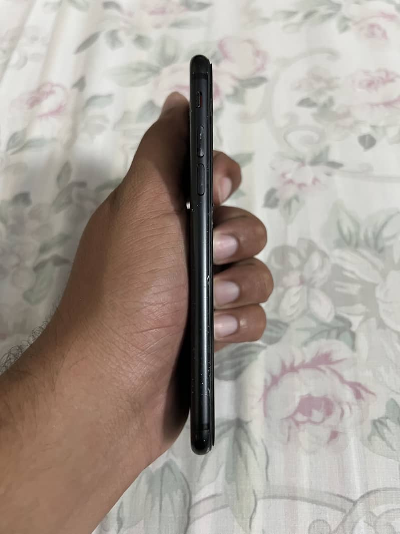 Apple iPhone 7 4