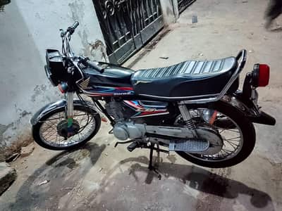 cg 125 2019 total genuine first owner Karachi number