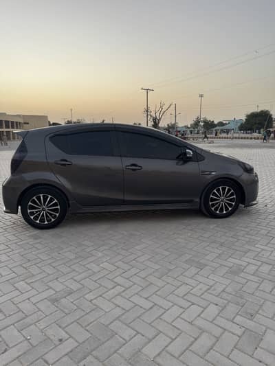 Toyota Aqua gs 15
