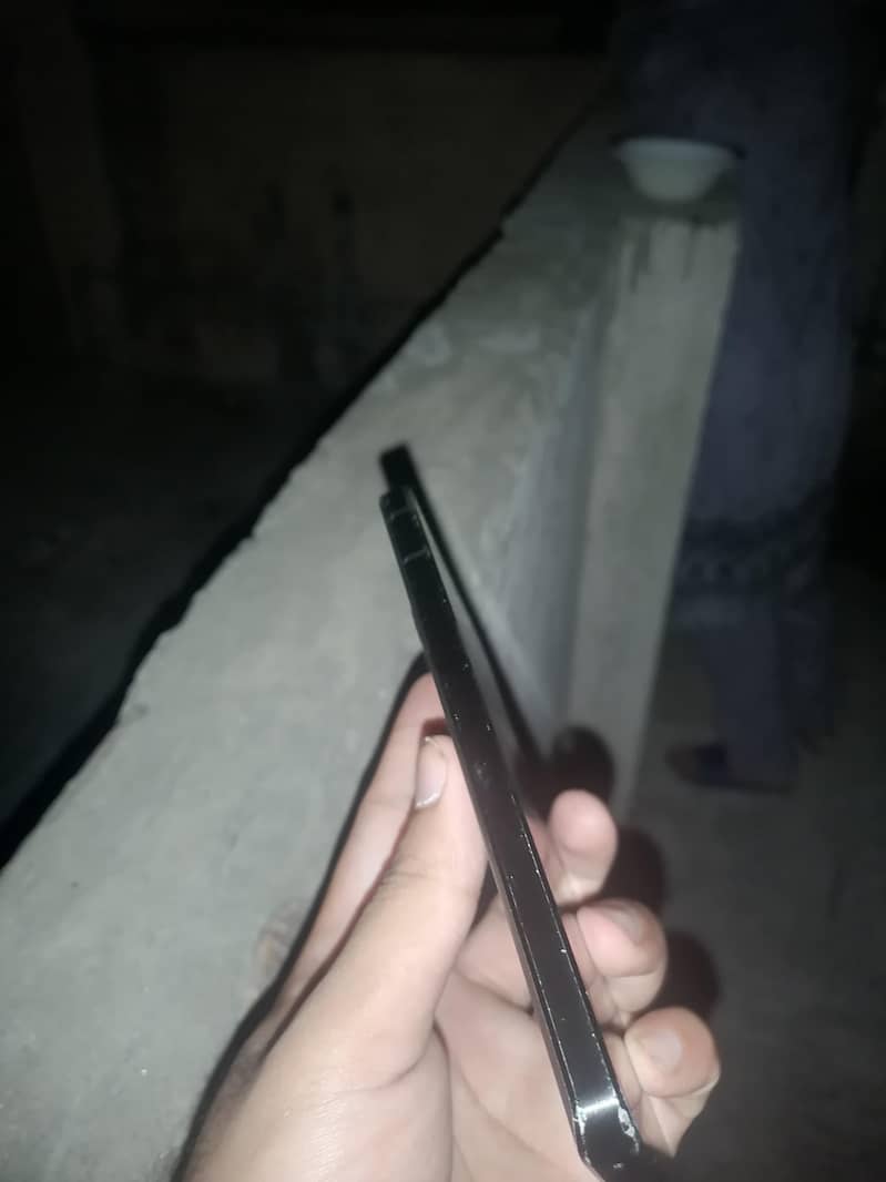 Sharp Aquos R7 4